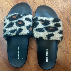 Steve Madden Cheetah Slides. Size 8